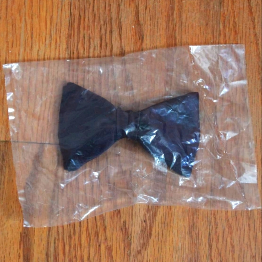 NWOT Vintage Handmade Unisex Clip-On Bow Tie